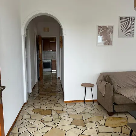 Apartman Erida *